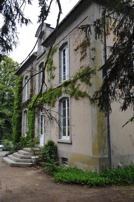 Manoir Des Turets Bed & Breakfast Yvre-l'Eveque Bagian luar foto