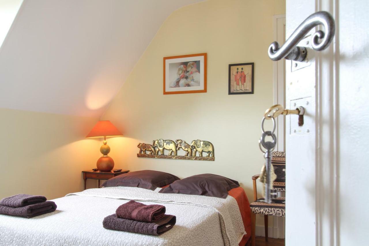 Manoir Des Turets Bed & Breakfast Yvre-l'Eveque Bagian luar foto