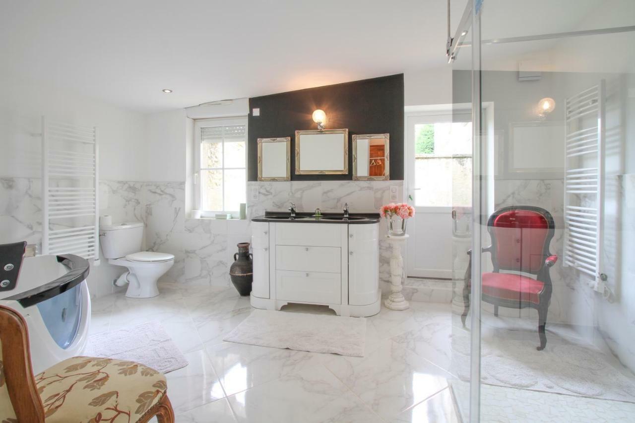Manoir Des Turets Bed & Breakfast Yvre-l'Eveque Bagian luar foto