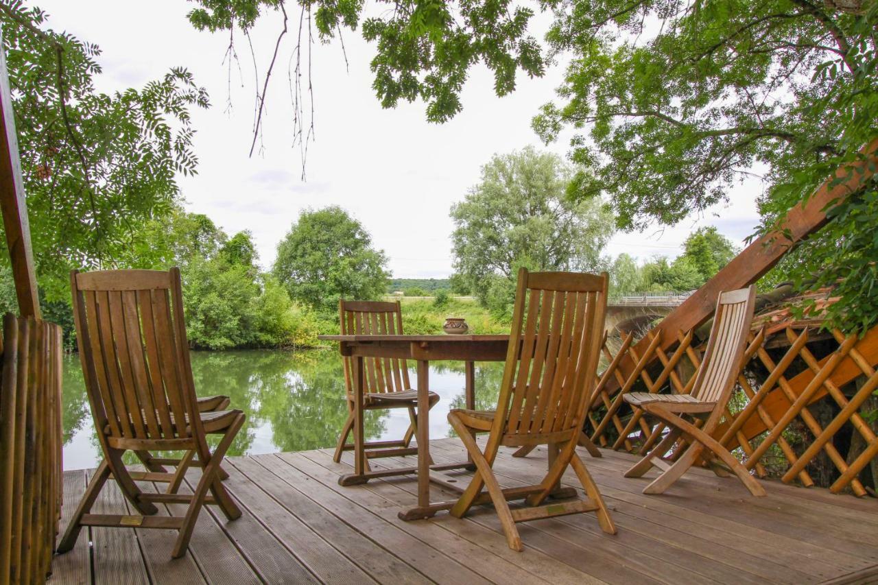 Manoir Des Turets Bed & Breakfast Yvre-l'Eveque Bagian luar foto