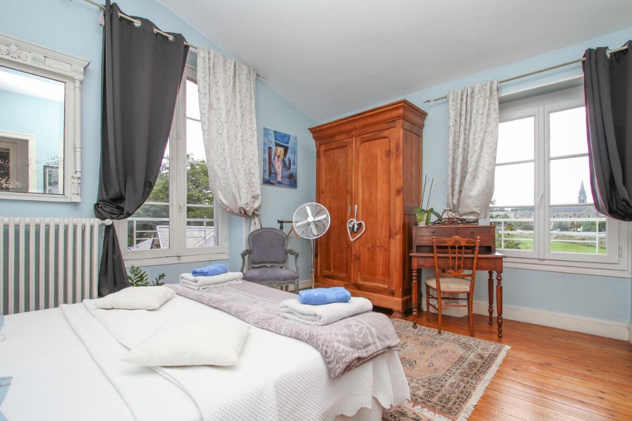 Manoir Des Turets Bed & Breakfast Yvre-l'Eveque Bagian luar foto